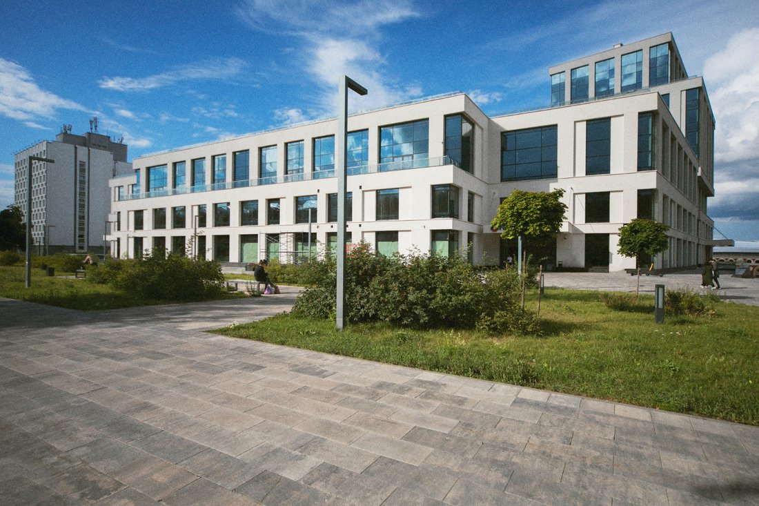 Écoles et infrastructures publiques : finitions de toiture durables
